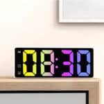 horloge digitale couleurs